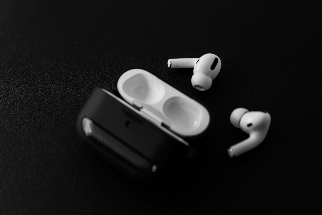 **best wireless earbuds for small ears**